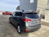 Kia Carens 2014 года за 8 200 000 тг. в Атырау – фото 4