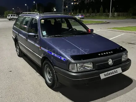 Volkswagen Passat 1993 года за 1 400 000 тг. в Караганда