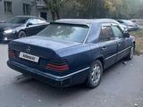 Mercedes-Benz E 260 1991 годаүшін800 000 тг. в Семей – фото 4