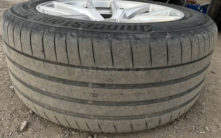 Шины летние Bridgestone за 150 000 тг. в Караганда