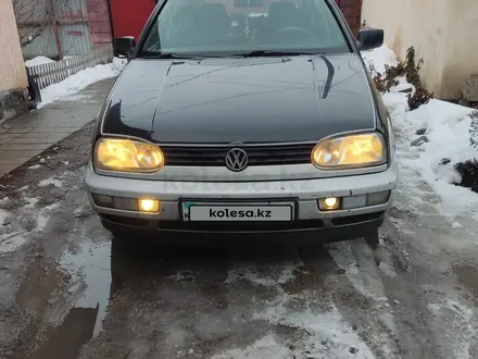 Volkswagen Golf 1997 года за 1 900 000 тг. в Алматы – фото 4