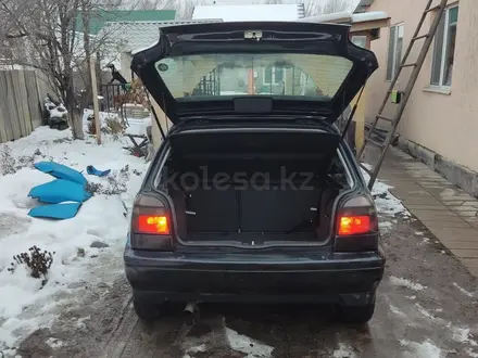 Volkswagen Golf 1997 года за 1 900 000 тг. в Алматы – фото 6