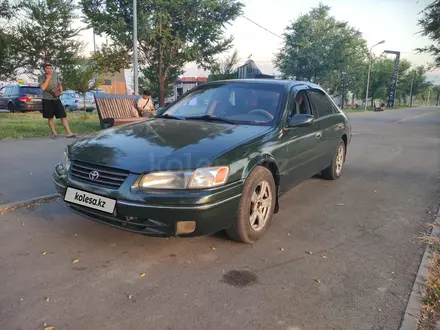 Toyota Camry 1999 года за 3 050 000 тг. в Алматы – фото 3