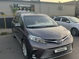 Toyota Sienna 2015 года за 12 300 000 тг. в Алматы