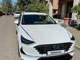 Hyundai Sonata 2022 года за 14 200 000 тг. в Алматы – фото 2