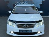 Toyota Camry 2014 года за 9 400 000 тг. в Усть-Каменогорск – фото 2