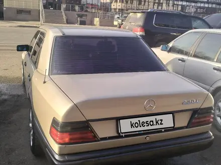 Mercedes-Benz E 230 1989 года за 1 700 000 тг. в Астана – фото 4