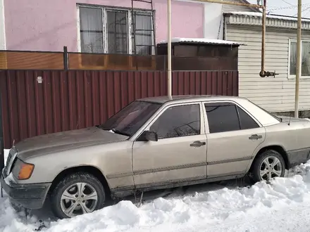 Mercedes-Benz E 230 1989 года за 1 700 000 тг. в Астана – фото 3