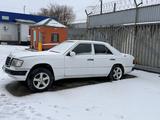 Mercedes-Benz E 200 1993 годаүшін500 000 тг. в Атырау – фото 4