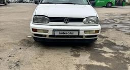 Volkswagen Golf 1996 года за 1 400 000 тг. в Алматы