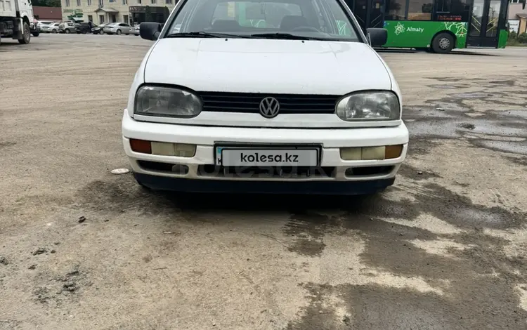 Volkswagen Golf 1996 года за 1 400 000 тг. в Алматы