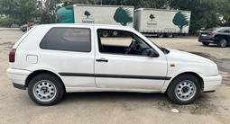 Volkswagen Golf 1996 года за 1 400 000 тг. в Алматы – фото 4