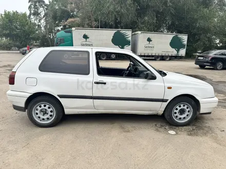 Volkswagen Golf 1996 года за 1 400 000 тг. в Алматы – фото 4