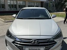Hyundai Elantra, 2019