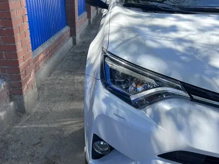 Toyota RAV4 2018 года за 13 300 000 тг. в Атырау – фото 7