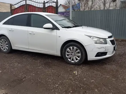 Chevrolet Cruze 2012 года за 3 200 000 тг. в Шу – фото 4