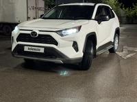 Toyota RAV4 2020 года за 11 800 000 тг. в Алматы