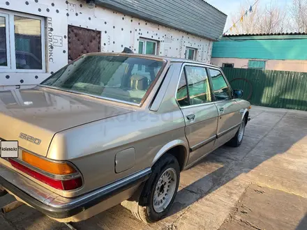 BMW 520 1987 года за 1 000 000 тг. в Сарыозек – фото 3