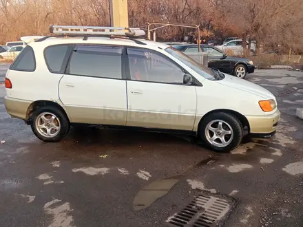 Toyota Ipsum 1997 года за 3 000 000 тг. в Алматы