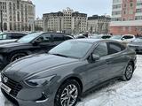 Hyundai Sonata 2020 годаfor11 500 000 тг. в Астана – фото 2