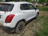 Chevrolet Tracker 2014 года за 3 800 000 тг. в Уральск – фото 2