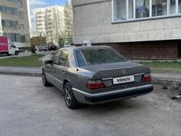 Mercedes-Benz E 230 1988 года за 1 400 000 тг. в Астана