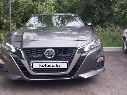 Nissan Altima 2021 года за 9 999 999 тг. в Алматы