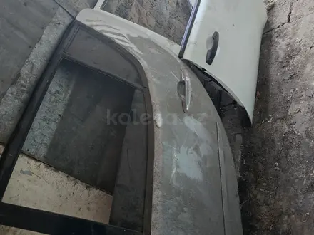 Двери Митсубиси Л200 за 80 000 тг. в Караганда – фото 4