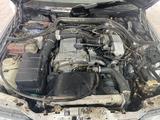 Mercedes-Benz E 200 1993 года за 1 950 000 тг. в Атырау – фото 2