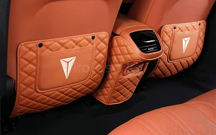 Чехлы и защитные накладки на сиденья для Deepal S07 за 12 500 тг. в Астана