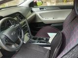 Hyundai Sonata 2014 годаүшін3 900 000 тг. в Атырау – фото 5