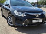 Toyota Camry 2015 года за 14 500 000 тг. в Семей – фото 3