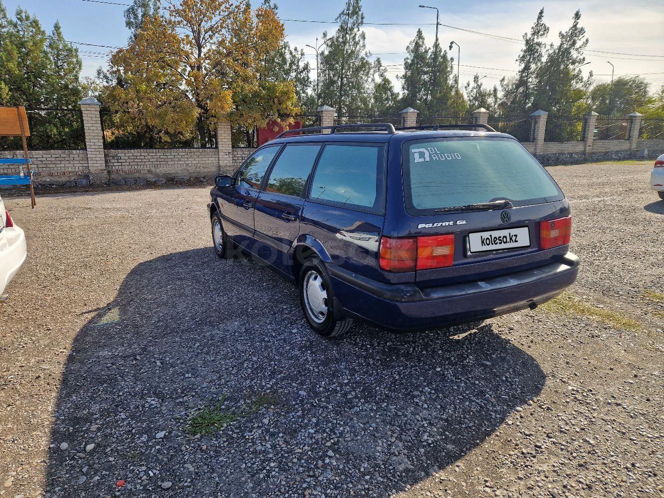 Volkswagen Passat 1994 г.