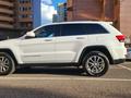 Jeep Grand Cherokee 2014 года за 15 000 000 тг. в Астана – фото 2