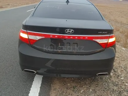 Hyundai Grandeur 2015 года за 3 500 000 тг. в Астана – фото 3