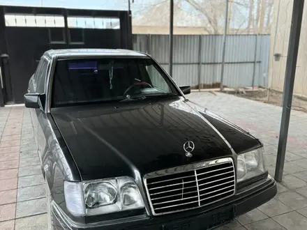 Mercedes-Benz E 220 1994 года за 1 300 000 тг. в Кызылорда – фото 4