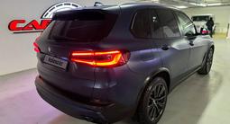 BMW X5 2021 года за 40 000 000 тг. в Астана – фото 2