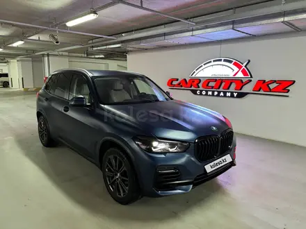 BMW X5 2021 года за 36 000 000 тг. в Астана