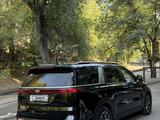 Kia Carnival 2021 года за 17 200 000 тг. в Алматы – фото 3