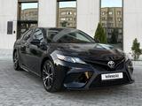 Toyota Camry 2020 года за 10 500 000 тг. в Актау