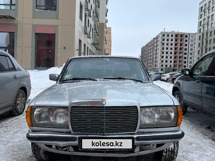 Mercedes-Benz E 230 1984 года за 1 990 000 тг. в Астана – фото 2