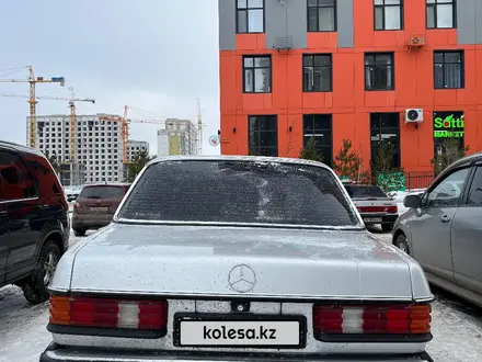 Mercedes-Benz E 230 1984 года за 1 990 000 тг. в Астана – фото 14