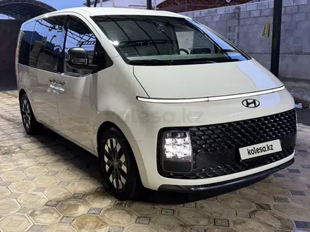 Hyundai Staria 2021 года за 19 000 000 тг. в Алматы – фото 2