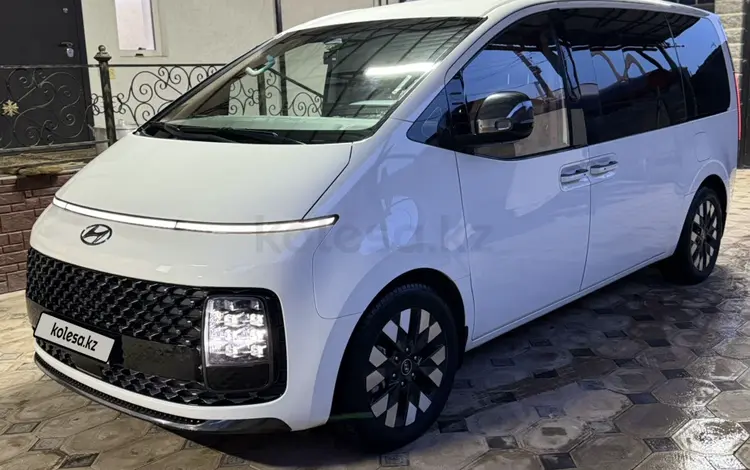 Hyundai Staria 2021 года за 19 000 000 тг. в Алматы