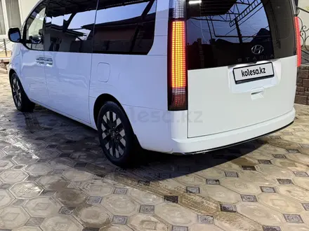 Hyundai Staria 2021 года за 19 000 000 тг. в Алматы – фото 3