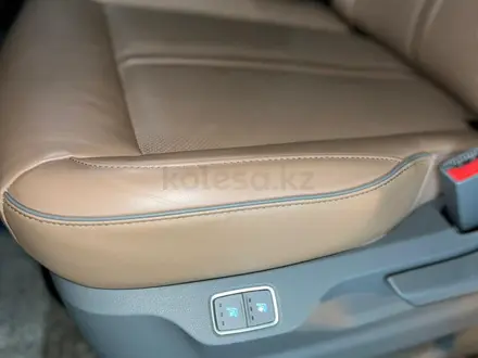 Hyundai Staria 2021 года за 19 000 000 тг. в Алматы – фото 8