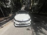 Kia K5 2015 года за 7 500 000 тг. в Алматы – фото 2