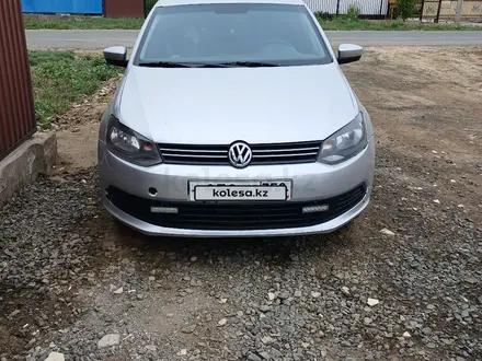 Volkswagen Polo 2012 года за 2 550 000 тг. в Атырау – фото 2