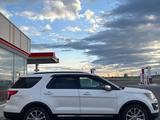 Ford Explorer 2015 года за 11 500 000 тг. в Рудный – фото 4