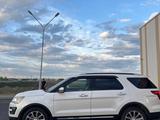 Ford Explorer 2015 года за 11 500 000 тг. в Рудный – фото 3